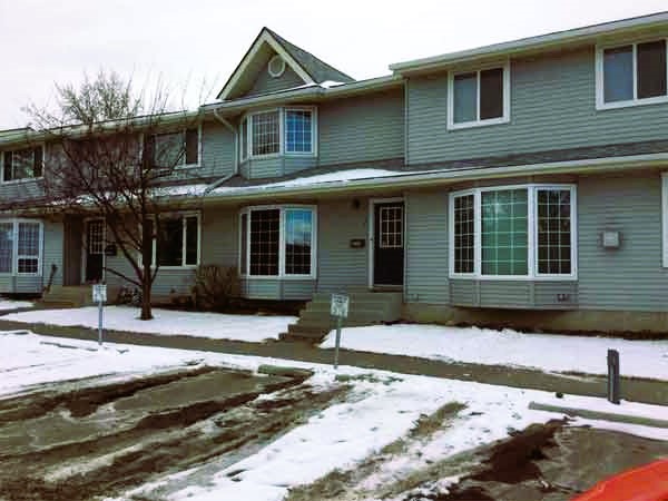 calgary bermuda gardens bay windows town house